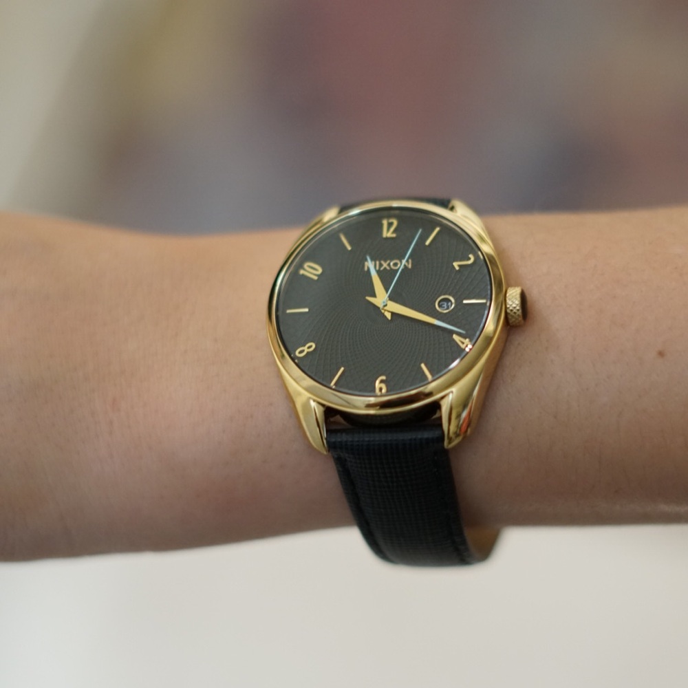 Nixon bullet leather band watch